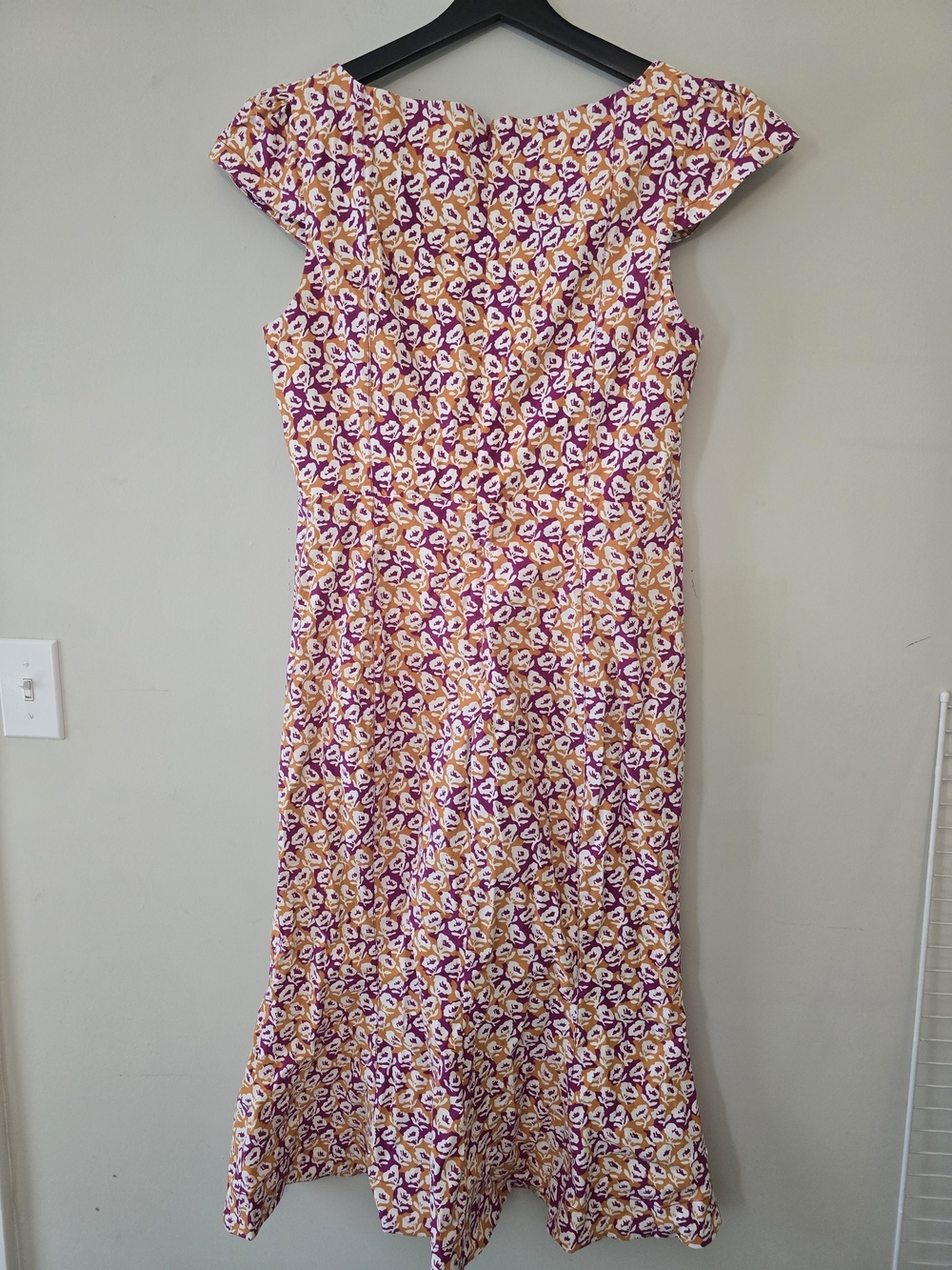 Maeve Floral Midi Dress With Sweetheart Button Neckline - Picture 4 of 4